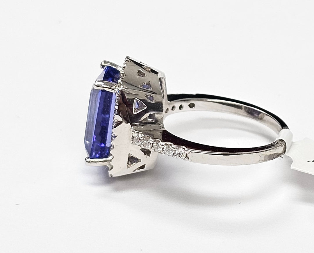 Tanzanite with diamonds ring in 14K White Gold