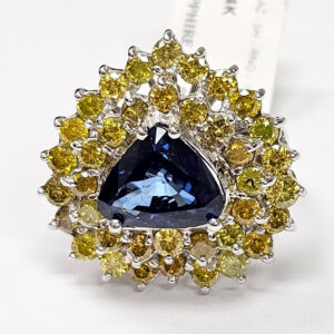 Blue Sapphire ring with diamonds in 14K white gold