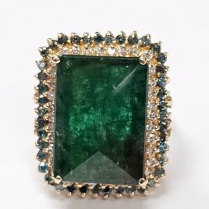 Emerald with diamonds ring in 14K White Gold